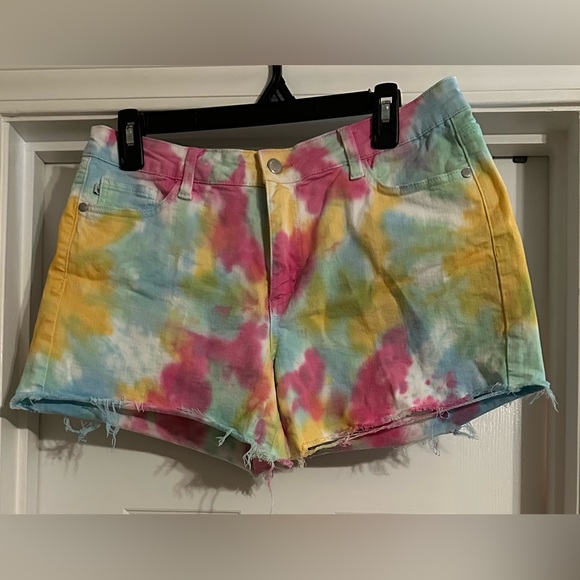 Judy Blue White with Multi-Colored Tie Dye Cut-Off Jean Shorts -Like New, Size L - Picture 4 of 5